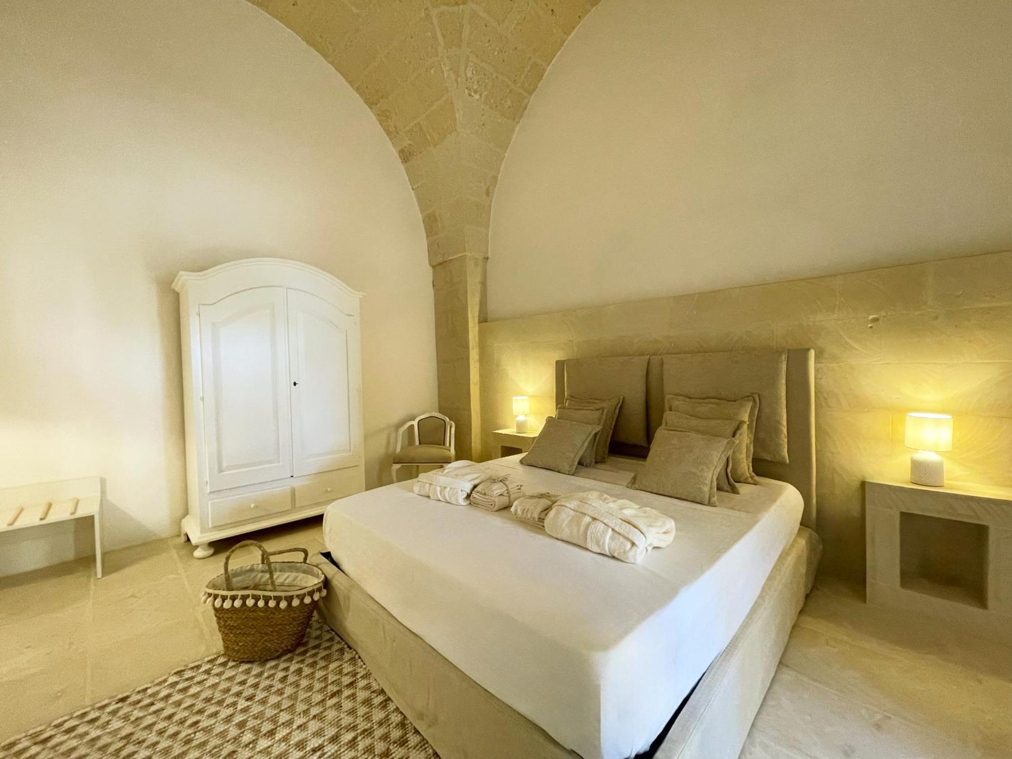 Masseria Paralupi Bed & Breakfast Lecce Eksteriør bilde